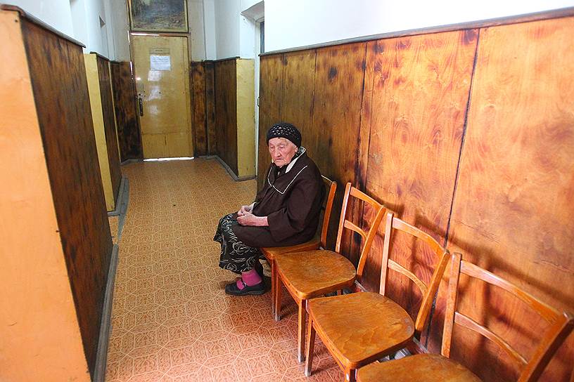 Раиса Александровна Шувар — ветеран Великой Отечественной войны. Ушла на фронт в 17 лет, была ранена, в 2014 году бежала из Луганска, когда там началась гражданская война. Четыре года ходила по инстанциям, чтобы добиться пенсии в России