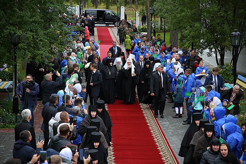 Предстоятель РПЦ посетил подворье Пюхтицкого монастыря
