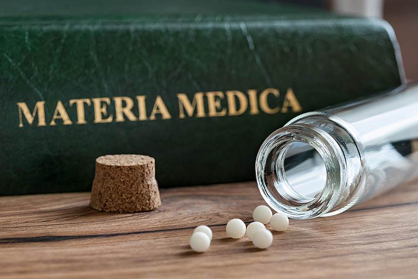 Про Materia Medica знает любой гомеопат, ведь это своего рода «база данных» всех известных человеку гомеопатических веществ
