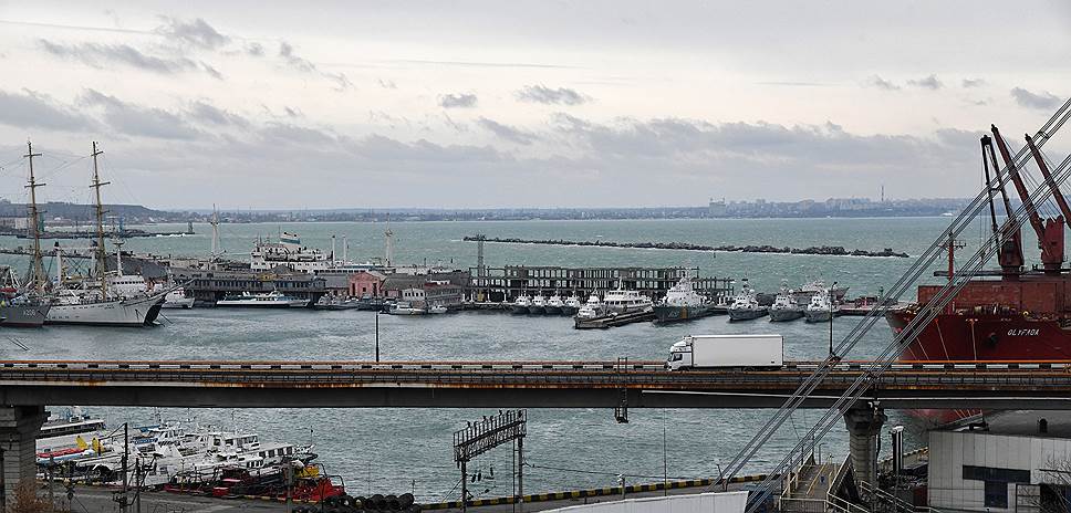 Военная гавань Одесского порта в день введения военного положения, 28 ноября 2018 года

