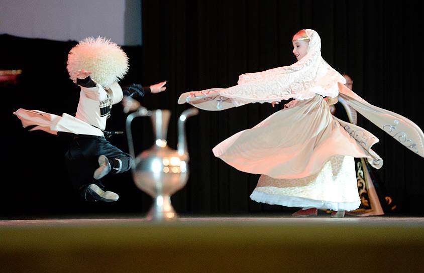 Кавказский танец в исполнении ансамбля «Черкес» из Нальчика