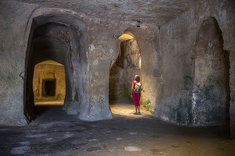 Люди обжили здешние пещеры еще во времена неолита