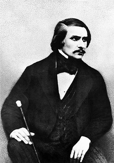 Единственный фотографический портрет Гоголя сделан в Риме в 1845 году. Вообще, писатель фотографироваться не любил. Этот портрет — удача фотографа Сергея Левицкого
