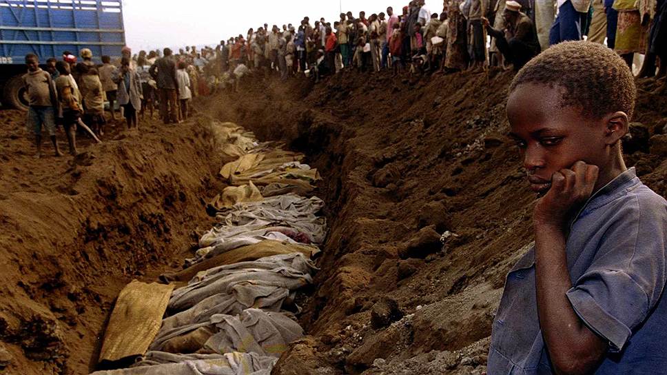 Сотни тысяч тутси были захоронены в братских могилах. Мемориалы есть в каждом регионе страны