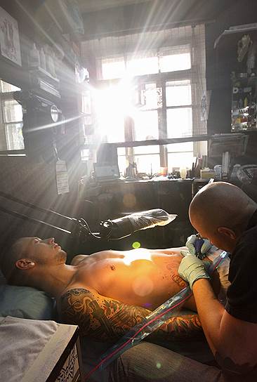Татуировки стали модой, частью масскульта и — бурно развивающимся рынком