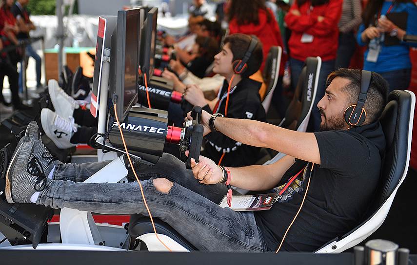 Виртуальный симулятор гонок — для тех, кому не терпится самому сесть за руль болида 