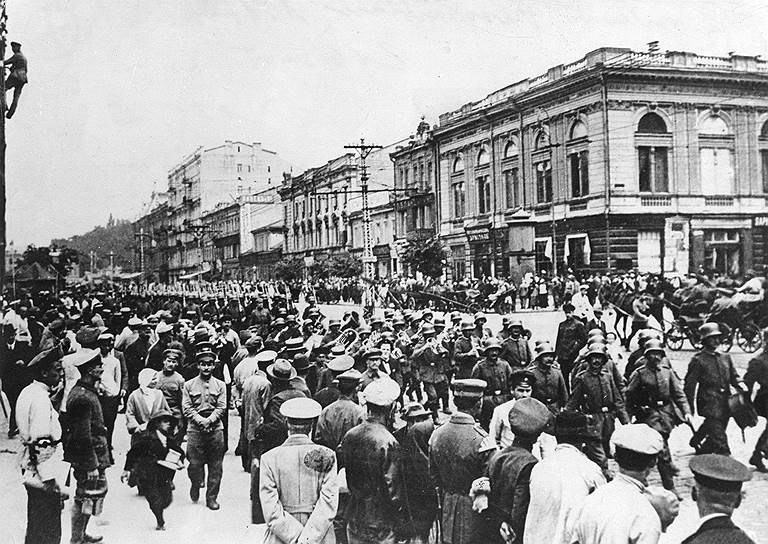 Германский марш по Киеву. С 1917 по 1920 год город 14 раз переходил из рук в руки