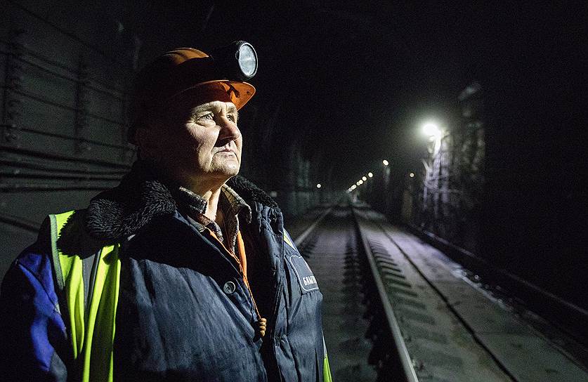 Ветеран БАМ, бригадир Виктор Гаценко в 2001-м осуществил сбойку Северомуйского тоннеля. Сейчас — в бригаде по его обслуживанию