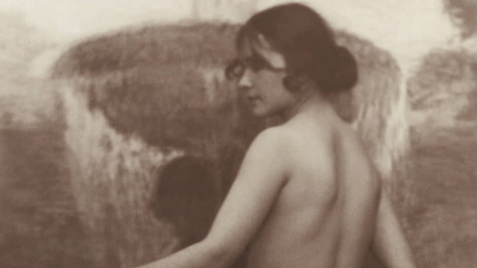 В экспозицию «Александр Гринберг. Движение. 1920-е» вошла знаменитая работа фотографа: «Купальщица», 1924 год