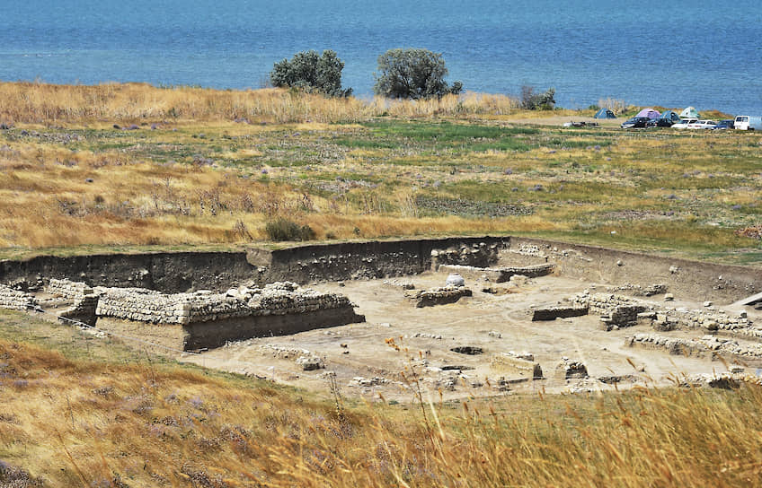 Вид на место работы Фанагорийской археологической экспедиции