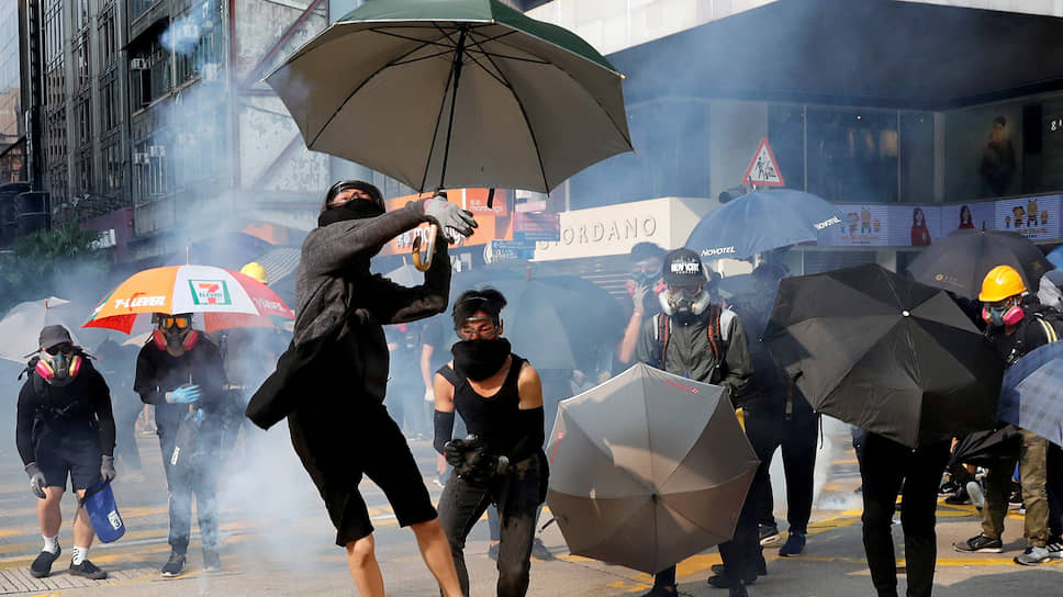 Протестующие в Гонконге