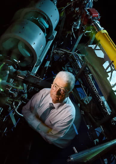 Академик Оганесян — специалист в области экспериментальной физики атомного ядра, синтеза и исследования свойств новых элементов таблицы Менделеева