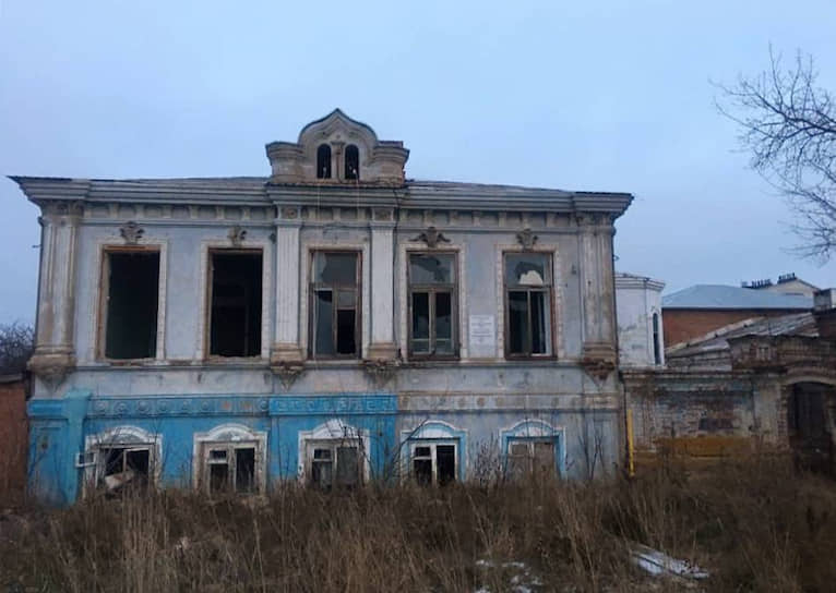 Дом купца Шамсутдинова охраняется государством, но от разрушения это его не спасает