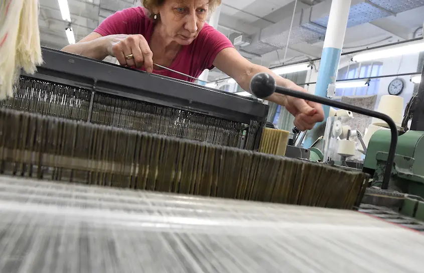 Шарф-палантин из 100% кашемира на вязальной машине: поговорим о пряже и плотности вязания