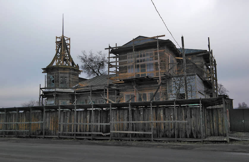 Дом Осипова в Новозыбкове во время реставрации