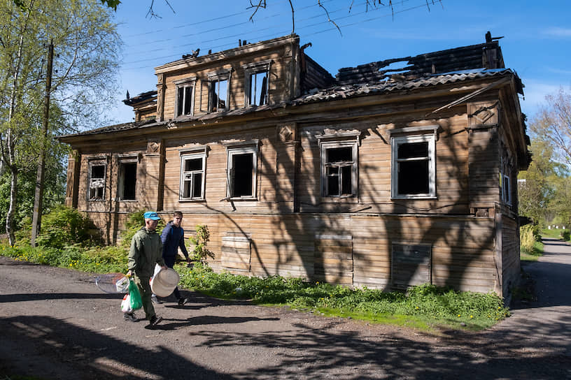 Закрывать окна если в соседнем доме пожар