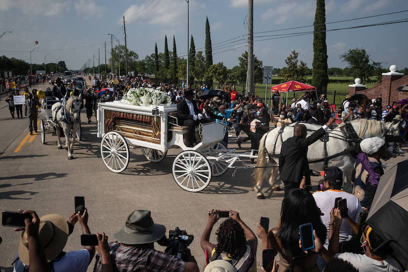 Похороны афроамериканца Джорджа Флойда, погибшего во время задержания полицией