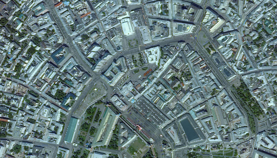 Спутниковая съемка парада на Красной площади, сделанная российским спутником «Ресурс-П»