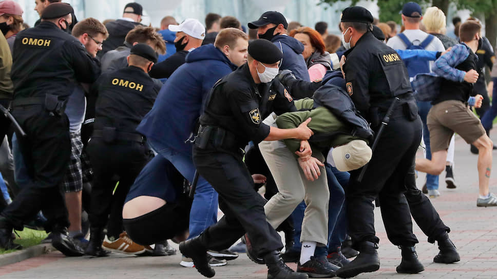 «Паковать» людей на улицах в Минске начали без особых прелюдий
