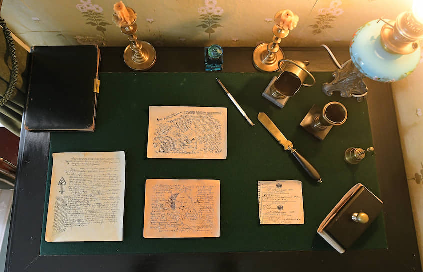 Рабочий стол Достоевского — самый популярный экспонат