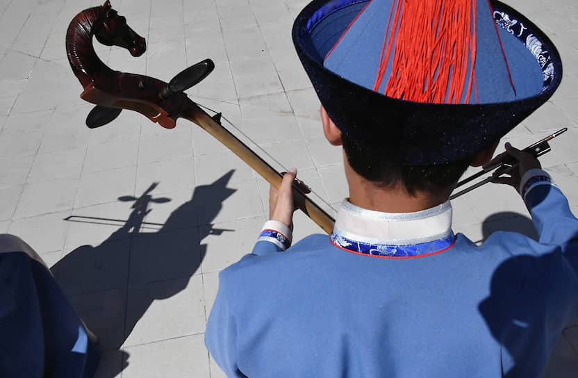 Моринхур — смычковый инструмент с грифом в виде головы лошади — достояние республики