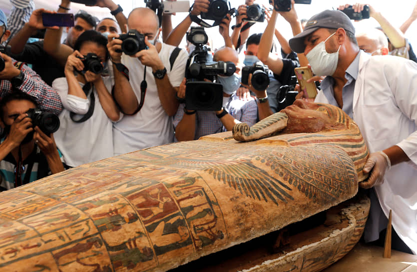 Так выглядит один из найденных в Саккаре саркофагов. Как отмечают эксперты, большинство памятников той эпохи — колоссальной художественной ценности
