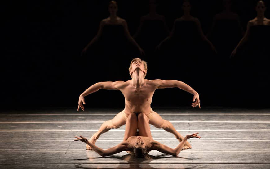 Сцена из балета Иржи Килиана «Маленькая смерть»