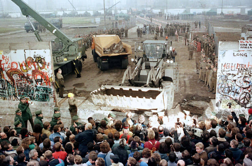 Снос Берлинской стены стал одним из символов «конца истории», как это понимали три десятка лет назад. Сегодня понимание другое: история продолжается так, как никто не предполагал
