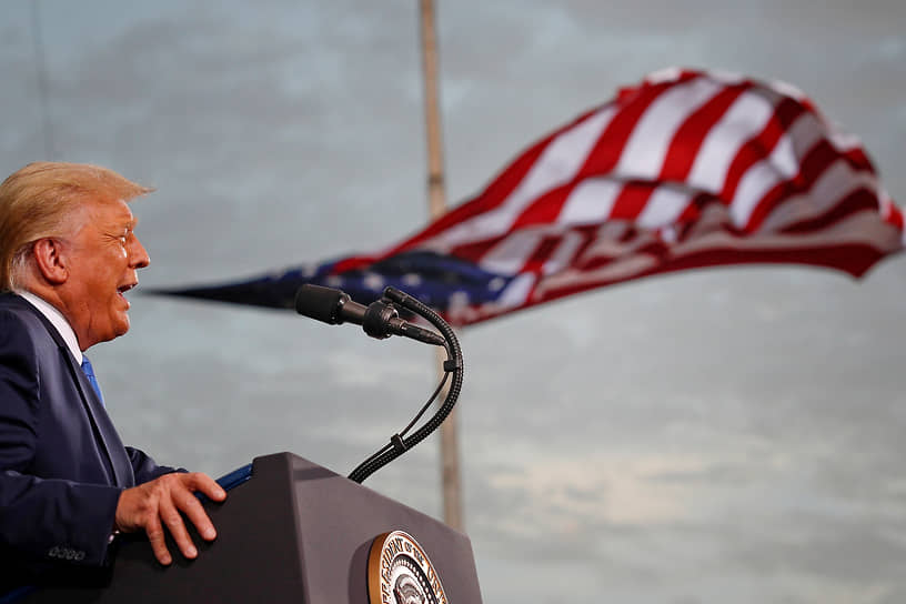 Дональд Трам выступает на предвыборном митинге в сентябре 2020 года