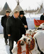 Путин гладил оленей и даже, кажется, что-то шептал им