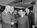 Александр Керенский и генерал Зьем. Хохлову довелось помогать им обоим. Одному он спас жизнь, а второму не смог. Руководителя Южного Вьетнама убили, и та война кончилась для американцев очень плохо...