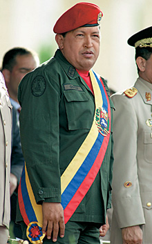 Подполковник и президент Уго Чавес. У нас всегда любили военных-президентов