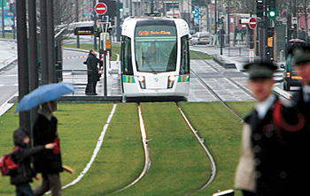 Трамваи, которые отменяют в Москве, - писк транспортного сезона в Париже