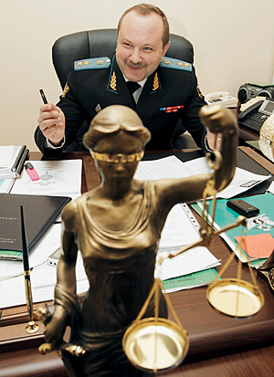 Главная задача пристава — служить Фемиде и справедливости, уверен Сергей Сазанов