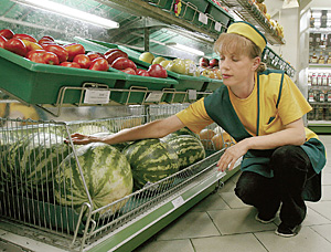 Арбузный демпинг: цены в супермаркетах в 2 - 3 раза ниже, чем на рынке