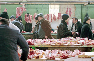 На «дезертирском» рынке есть все - от мяса до новостей