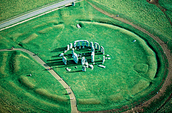 Для археологов слово «Стонхендж» означает не кольцо мегалитов, а несколько сотен сооружений, разбросанных на огромной территории у реки Эйвон