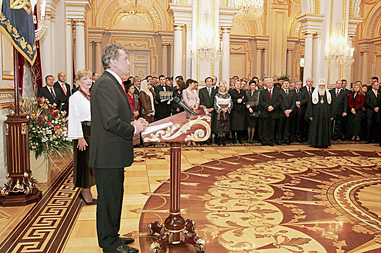 Виктор Ющенко успел отпраздновать годовщину революции в собственной стране (на фото - прием в Мариинском дворце)