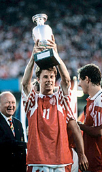 1992. Дания стала чемпионом Европы, обыграв Германию 2:0