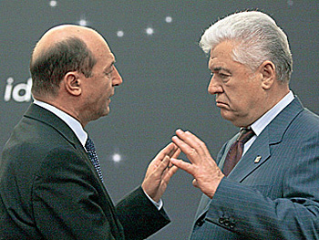 Об отношениях президентов Румынии и Молдавии в Кишиневе судят по длине очереди за визами