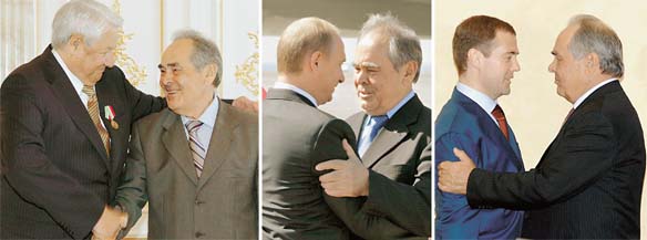 Минтимер Шаймиев всегда знает, кого обнимать (с Борисом Ельциным, Владимиром Путиным и Дмитрием Медведевым)