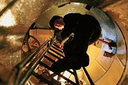 Железные переборки и лестницы - таков подводный мир глазами моряка