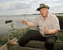 Фермер Валерий Крутов надеется вернуться со своими рыбаками в устье Немды