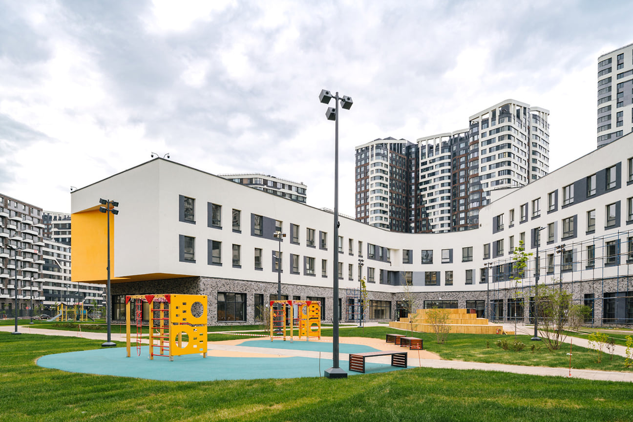 Новый корпус Бауманской инженерной школы №1580 в жилом комплексе «Символ»