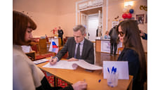 Василий Анохин проголосовал одним из первых среди губернаторов ЦФО