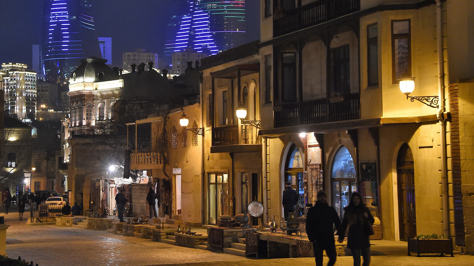 Виды вечернего Баку. Старый город
