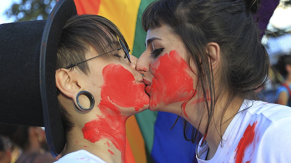 Почему в Европе гомосексуальные пары уравнивают в правах