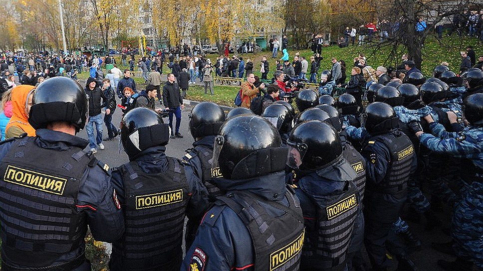 Беспорядки в бирюлево. Массовые беспорядки в Бирюлево. Массовые беспорядки в Яндыках (2005). Столкновения в Бирюлево. Беспорядки в Бирюлево 2013.