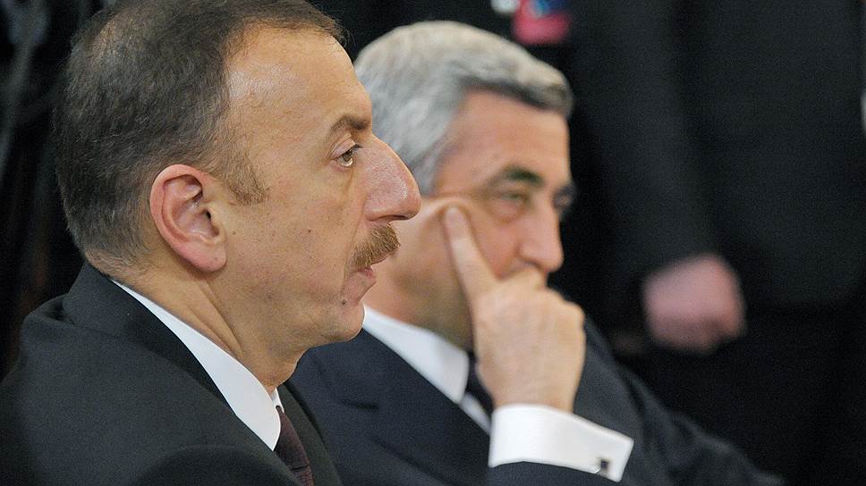 Президент Азербайджана Ильхам Алиев (слева) и президент Армении Серж Саргсян (справа) 