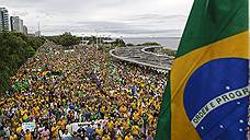Более 300 городов Бразилии охватили протесты